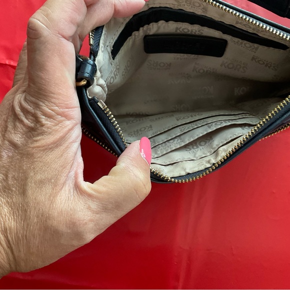 Michael Kors Wristlet Blue - Picture 7 of 7